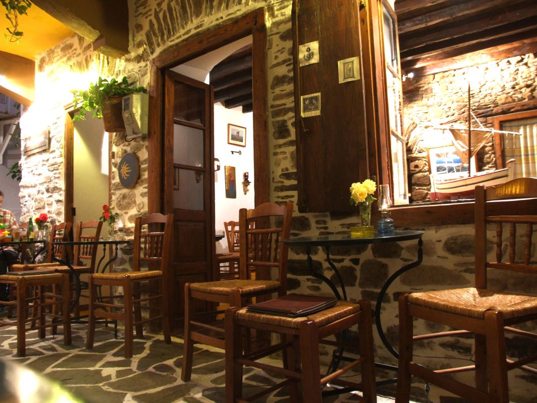 naxos cafe2.JPG