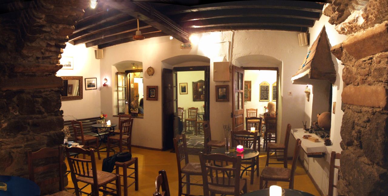 naxos cafe3.JPG